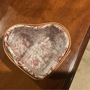 Longaberger “Sweetheart” basket.  - two levels of protector